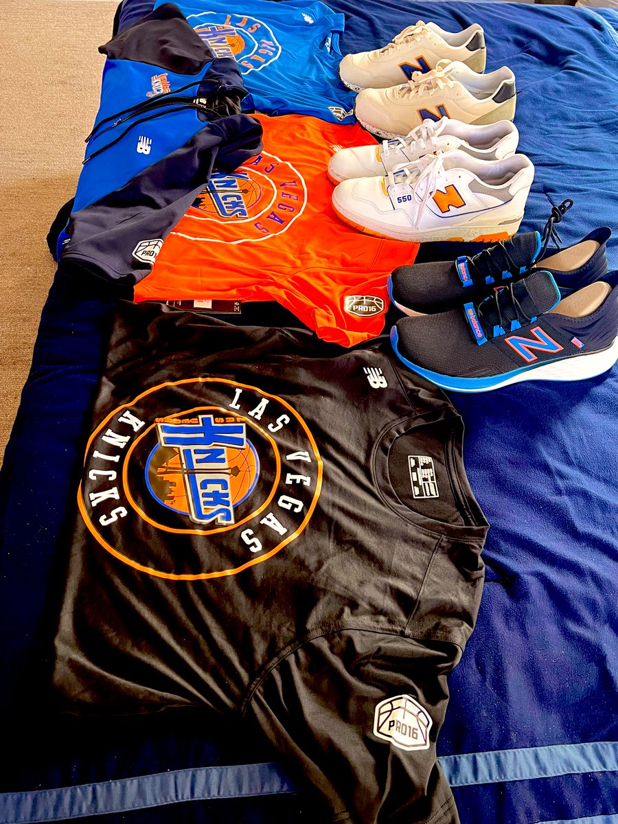 LV_Knicks's tweet photo. We are not the Same!
๐๐งก๐ฅ๐ ๐ต
#Knickboyz
@PRO16League GEAR is DIFFERENTโผ๏ธ
#WeGotNextNow ๐๐๐พ
@CoozElite3
@BTIHoops
@ChrisPoPoola
@WaSupreme
@TheHillElite
@newbalancehoops https://t.co/fy9zrTGw44