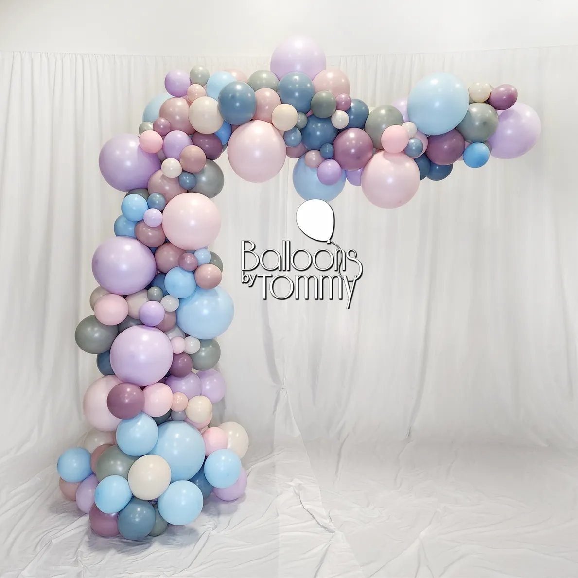 We're so excited to start using these new pastel dusk balloon colors! 

#betallic #sempertex #betallicballoons #pasteldusk #pastelduskballoons #pastelballoons #balloons #organicballoons #excited #celebrate #balloondecor