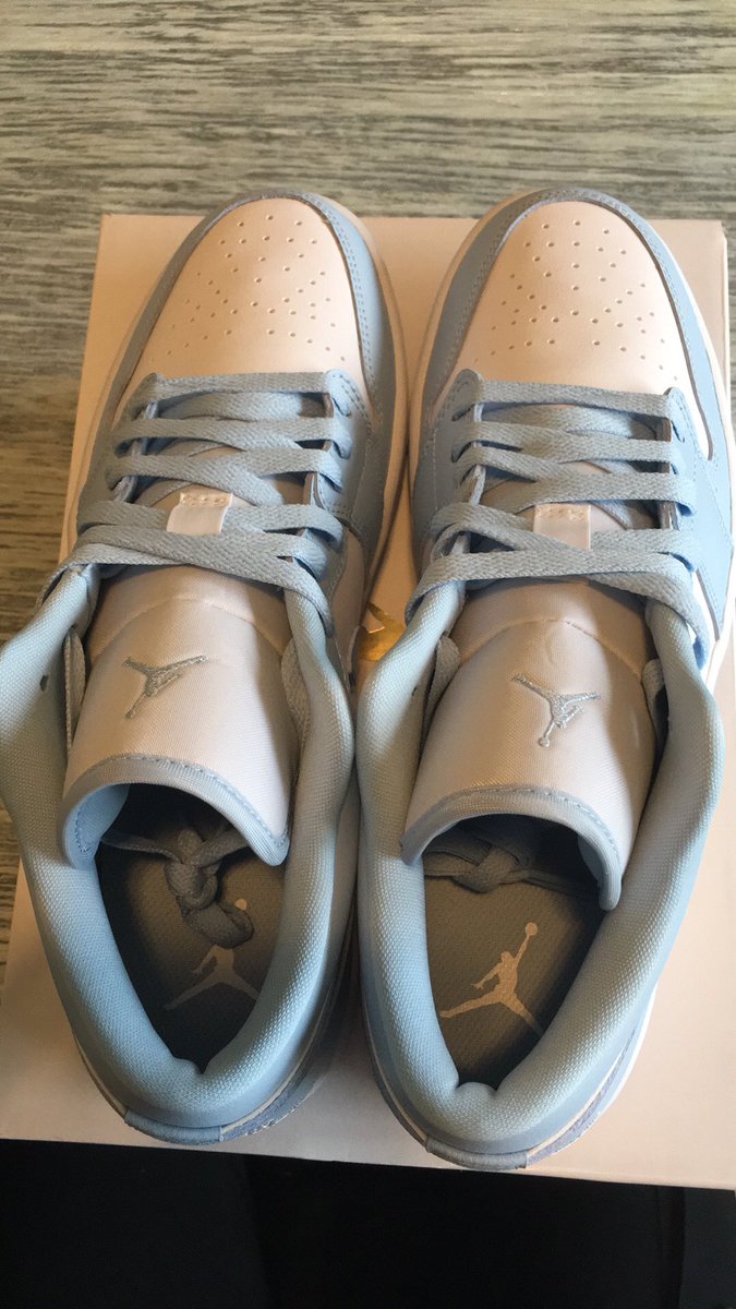 g_rubiCooper's tweet photo. @SellKicksSunday Jordan 1 Low Aluminum 11.5 Womens/10 Mens #size10M $170 shipped https://t.co/Dqy1iAcuRY