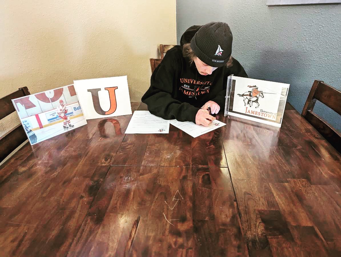 I am excited to announce my commitment to the University of Jamestown to further my education and hockey career. I would like to thank all my coaches and family for getting me to where I am today. #gojimmies