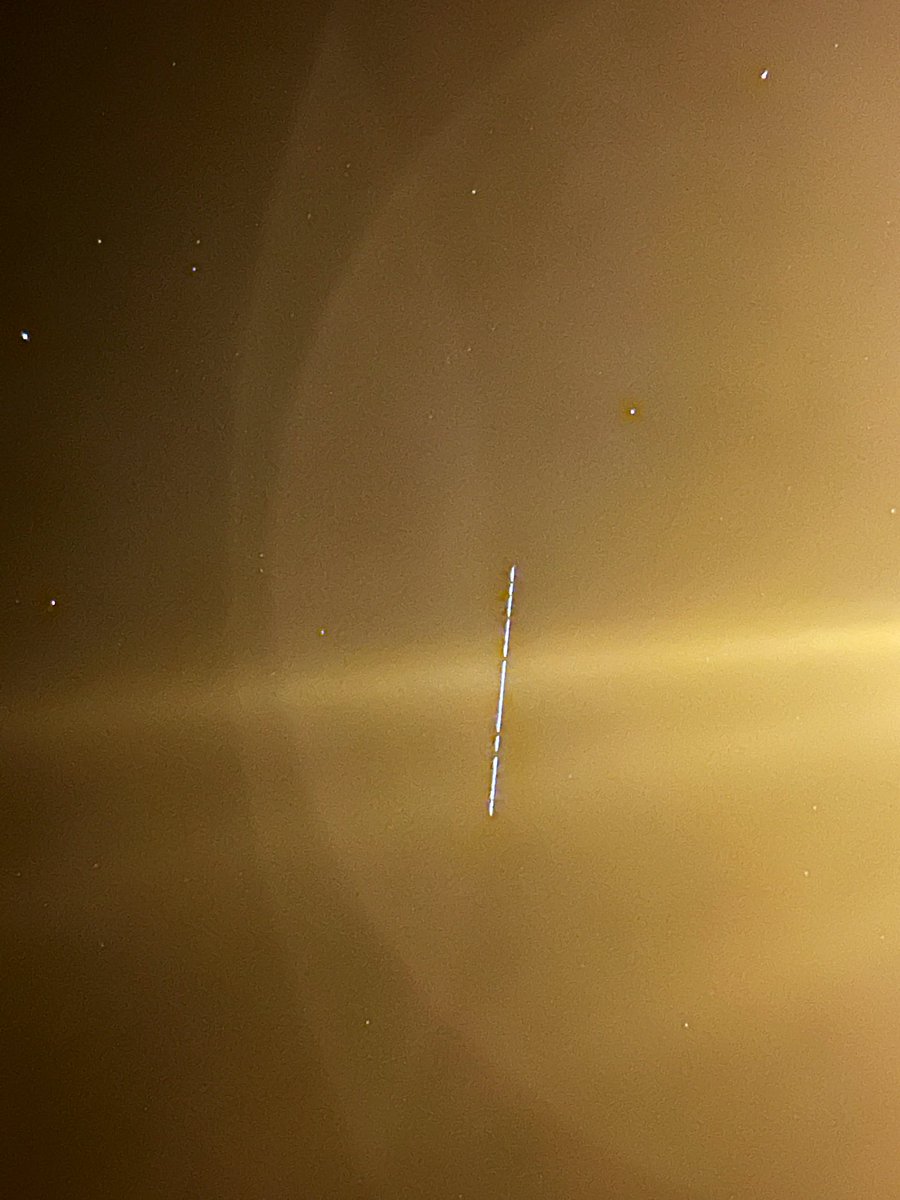 josepmaguirre's tweet photo. Els satèl·lits #Starlink d’@elonmusk al cel de l’Alt Empordà. Es poden seguir a https://t.co/eBfiJWRDom https://t.co/25sBbFFsQv