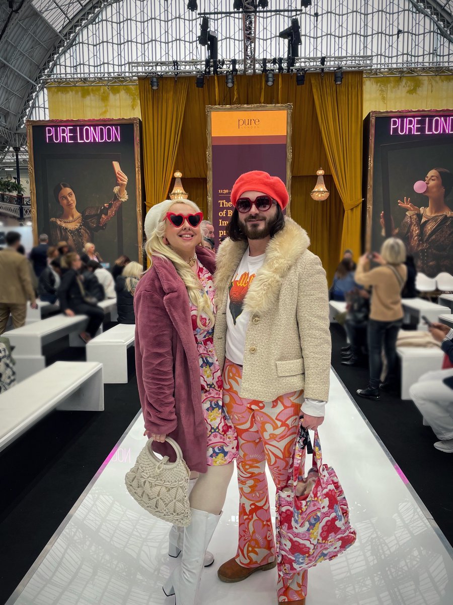 goldyloxxx's tweet photo. Fabulous day at @PureLondonShow - thanks for having us @JayleyOnline @JayLeyCo <3 https://t.co/Sp70ObP2UH