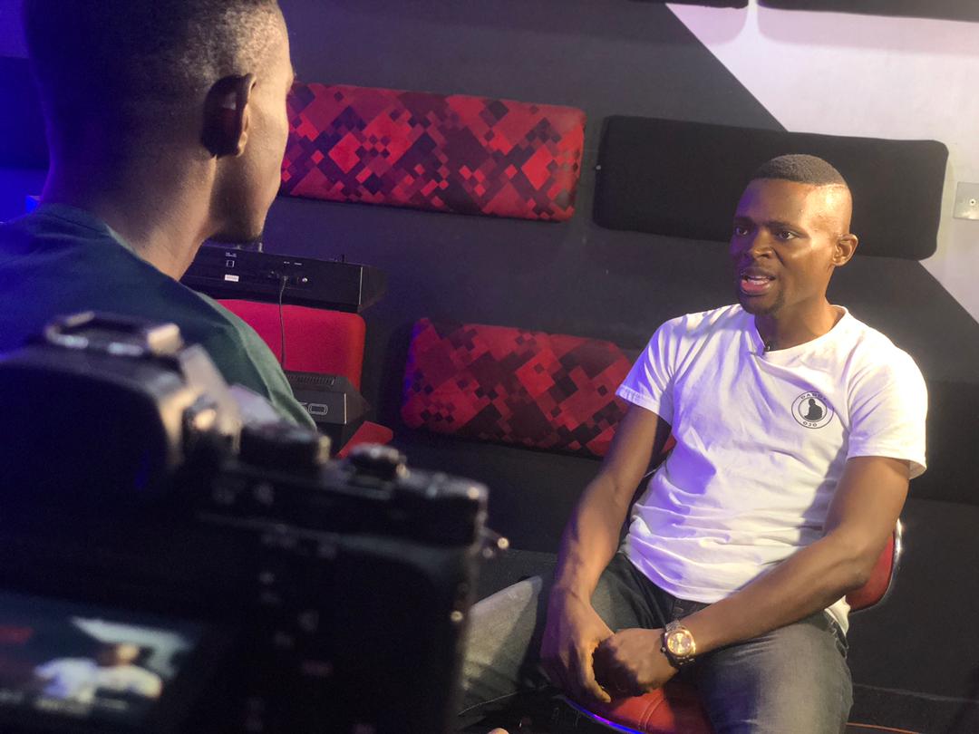 daddy_ojo's tweet photo. As promised, the full Interview I granted in the beginning of the year with respect to my new book, HOW TO HAVE A STRESS-FREE YEAR is now uploaded on YouTube.
Here's the link to watch 🍿👇
https://t.co/J3RlRmKVNX
#DaddyOjoRecommends #HowToHaveAStressFreeYear #LinkInBio https://t.co/kTzvhdhhnF