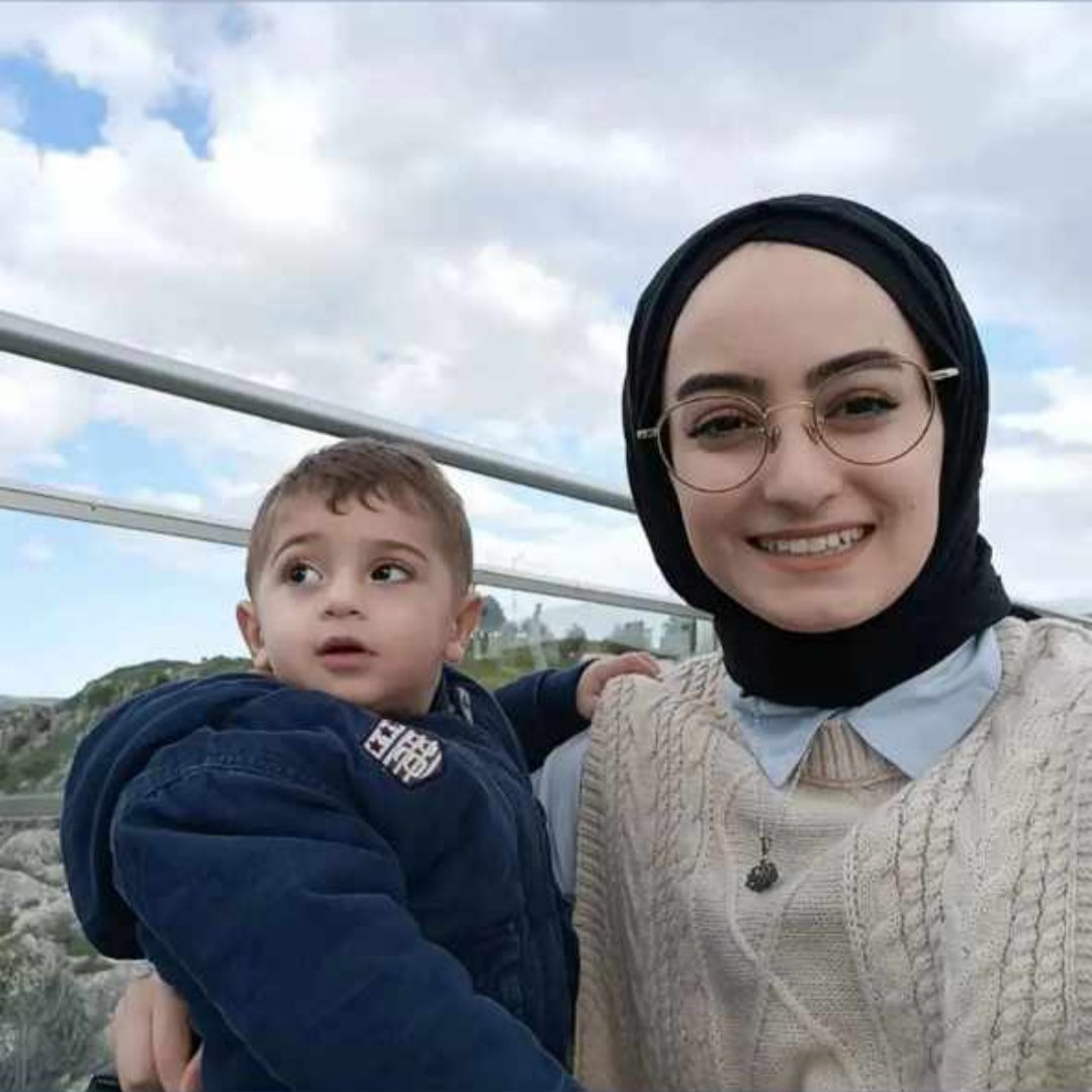 Hayatı ne kadar boş beleş isler için geçirdiğimizi tokat gibi yuzumuze çarpan acı bir son daha. O genç kalplere ölüm yakışmadı.. #Hatay #Antakya'da #Deprem'de hayatını kaybeden Dilek Yöş ve Deniz Yöş'e Allah'tan  rahmet diliyorum

#Babala TV 100  #KonutSeferberliği Ülkü Ocakları