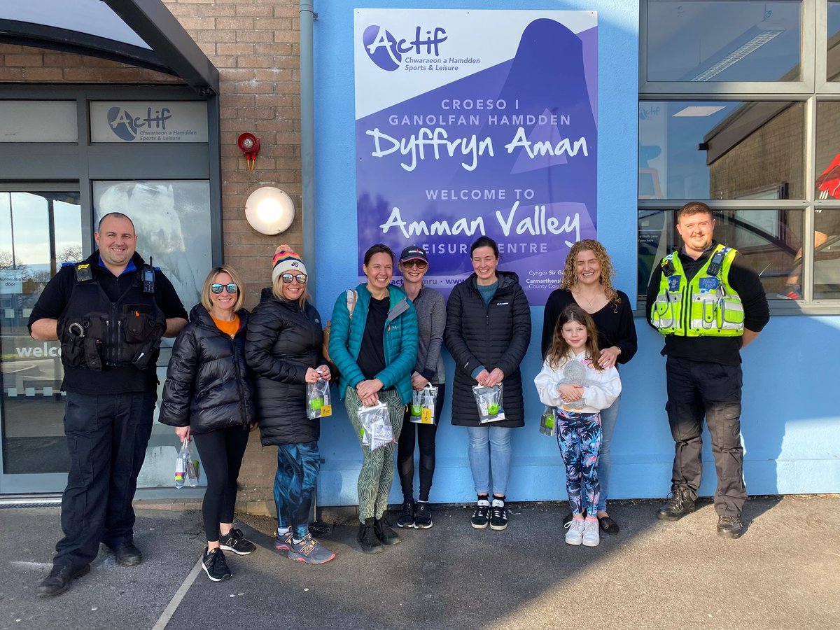 🏃‍♀️As part of #OpVawg (Violence against Women and girls), PCSO Morgan and PCSO Chapman met with female members of @ATACClub to issue personal safety kits and also advice in relation to Street Safe. 👮‍♂️ #OpVawg #StreetSafe #CommunityPolicing