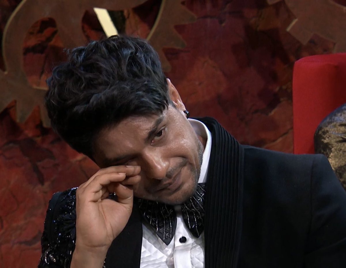 PriyAnkitFC's tweet photo. My Heart is Crying After Seeing him like this💔

#PriyankaChaharChoudhary #PriyAnkit #AnkitGupta #BiggBoss16 #BB16 https://t.co/QVohngcJXK