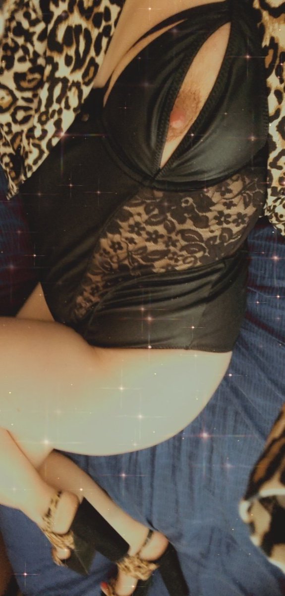 Bear18K's tweet photo. It gets so cold sometimes but I just looove wearing lingerie.. can you tell its nippy out π π#OF #coldnips
https://t.co/g2UJ1yUP9K https://t.co/0WwyfdHOLU