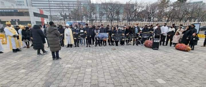 EA_DevCouncil's tweet photo. ✅️ South Korea 🇰🇷: Ethiopians in South Korea rally for #OrthodoxProtest. Global solidarity with #EOTC. በደቡብ ኮሪያ የሚገኙ ኢትዮጵያዊያን ዛሬ የተቃውሞ ሰልፍ አድርገዋል። #OrthodoxUnderAttack https://t.co/6LEoErPk5H