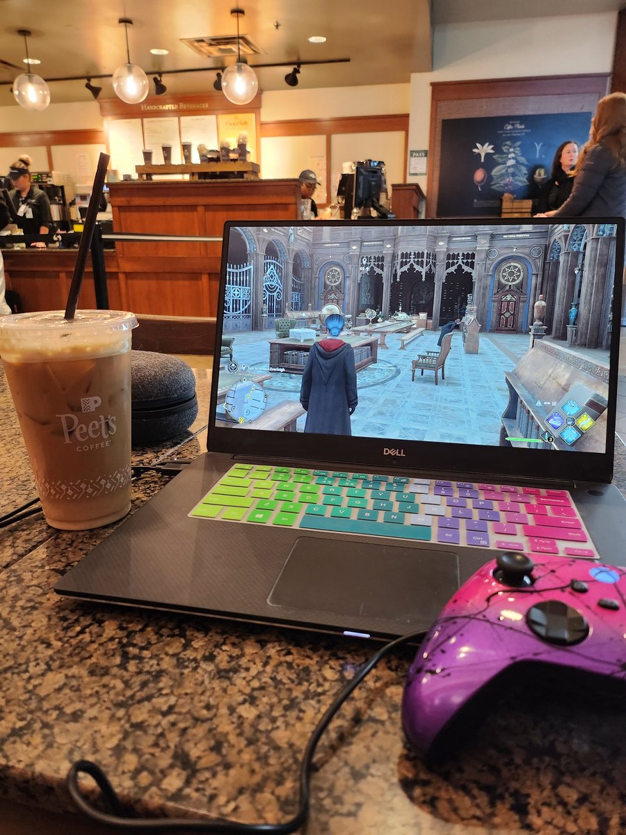 mkscreativelife's tweet photo. Layovers are now magical with #HogwartsLegacy !!!! Props to the ppl who made this game!! It is everything I wanted in the 90s while reading the books!! Best part all types of ppl are in the world 🏳️‍🌈
#bluehair #theythem #Hogwarts #gamer #pcgaming https://t.co/d8S4bqKRR9