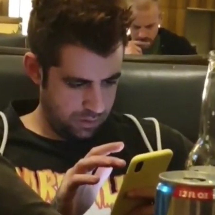 mutistream's tweet image. Mi cara cuando me he acordado de que tenía la contraseña de la cuenta escrita en la app de notas