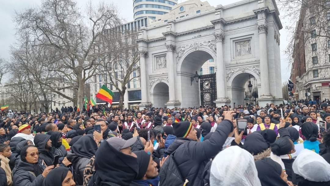 EA_DevCouncil's tweet photo. ✅️ London, UK 🇬🇧: Ethiopians in the United Kingdom and Ireland rally for #OrthodoxProtest. Global solidarity with #EOTC. በለንደን እና በአካባቢው የሚገኙ ኢትዮጵያዊያን ዛሬ የተቃውሞ ሰልፍ አድርገዋል። #OrthodoxUnderAttack https://t.co/5uFxzfXA7u