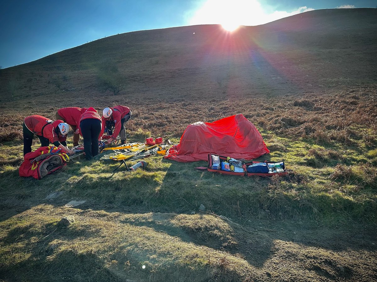 newsar's tweet photo. CALLOUT: Incident near Cilcain, Mold. @WelshAmbulance @NWPolice 

A seriously injured mountain biker was assisted by NEWSAR and the @MCA_media helicopter from Caernarfon.  More details on our website.
https://t.co/hFKb4ft8Mk
1/2 https://t.co/289yDvFUJc