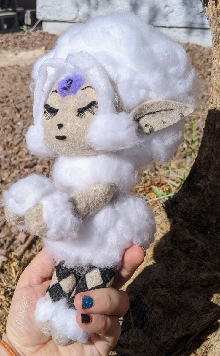 ShatteredCrafts's tweet photo. Easily my fluffiest doll, but it is based on the cloud clow card from Card Captor Sakura, so it's gotta be nice and fluffy like, well, a cloud!

<https://t.co/s7kMZ99iks>

#artdoll #plush #handmade #shopsmallbusiness #sewing #uniquegifts #animeart #animedoll https://t.co/IqI6l5WNx3
