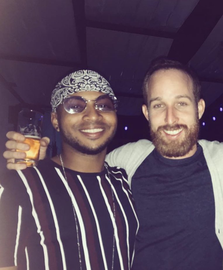 leodlatorriente's tweet photo. Un tipo que hasta en los momentos más duros siempre tiene una sonrisa, un musicazo que lo mismo toca la percusión que canta #Bajanda en el Brecht, un hermano que algún día volveré a abrazar. Happy Birthday @machete_m94, se te quiere https://t.co/XUOOPTgouR