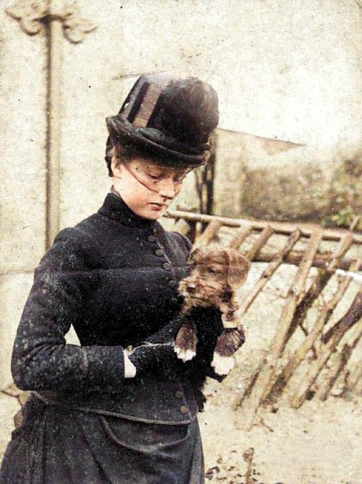 A Victorian lady and her dog (date unknown). #victorian #victorianera #victorianlady #doglife