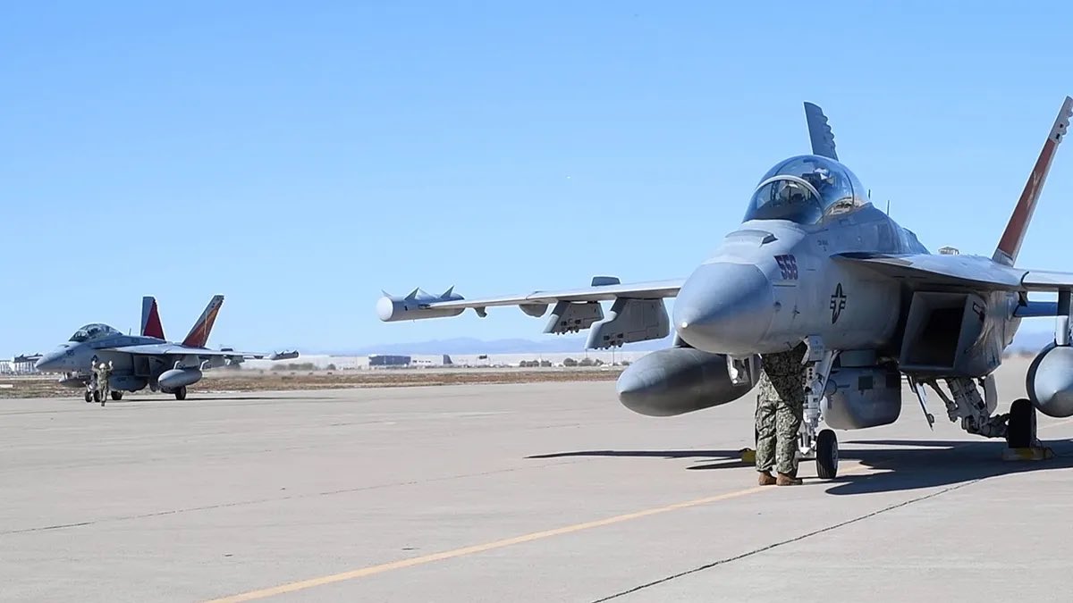 NewsAirshow's tweet image. History will be made with today’s Super Bowl Flyover! 

An all-women crew will fly over @SuperBowl LVII, celebrating 50 years of women in U.S. Naval Aviation.