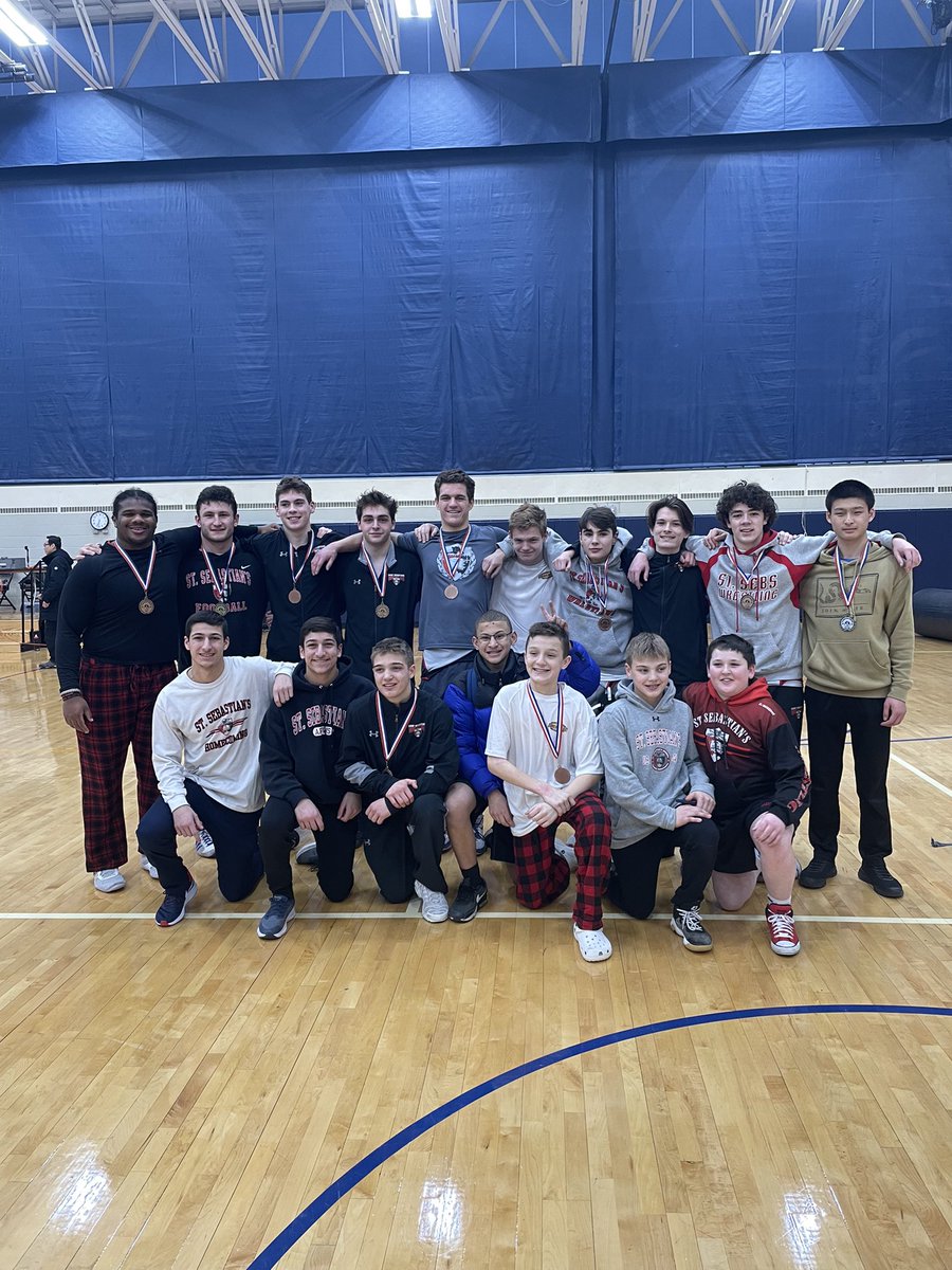 Big day from the arrows. We placed 3rd overall at the Graves Kelsey tournament. Landon Bailey placed 1st at 215lbs, Eddie Zhang 2nd at 126, and six 3rd place winners. Great day boys.