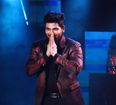 mahive__3's tweet photo. three season my winner😌❤️‍🔥। koi gila sikwa naaa।   @ShivThakare9 @realumarriaz @rahulvaidya23   #shivkisena  #rkvian  #UmarArmy  then now and forever https://t.co/EADvtZTYrG