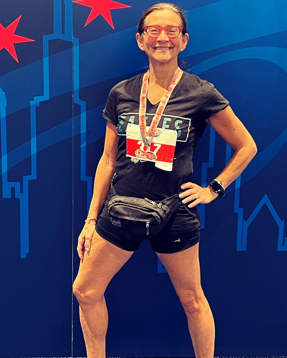 DePaulLawDean's tweet photo. #RundaySunday(Super Bowl Version): 4.94 miles in an hour @Toyota miles per hour at Chicago Car Show. Thanks @CARARuns—such a creative way to help Chicago runners get through the winter! Now, this PhillyGirl says Fly @Eagles Fly! https://t.co/hJRwNvPyA1