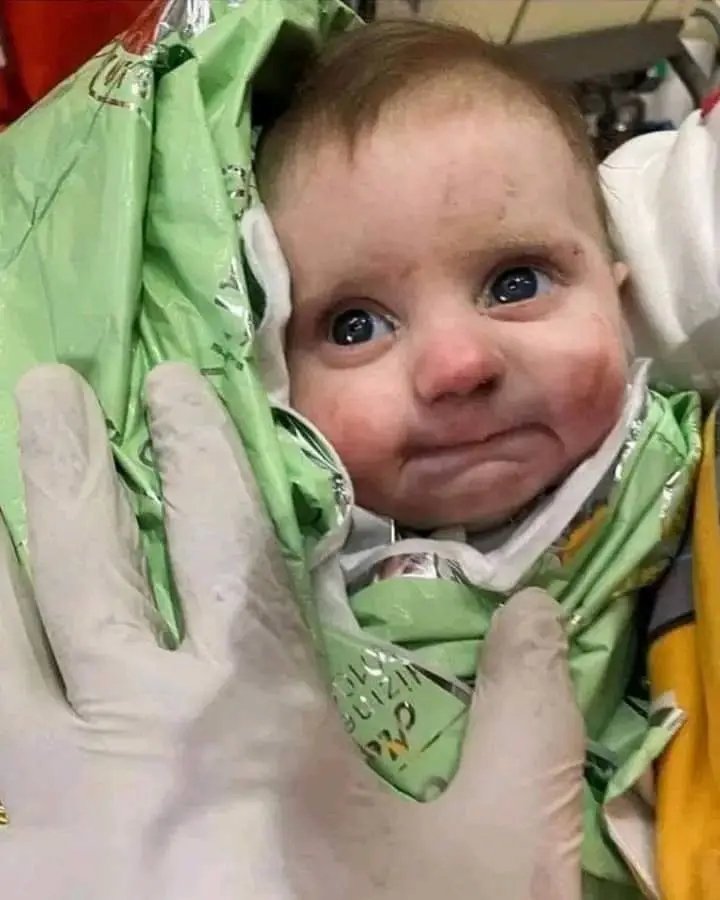 YadessaTemam00's tweet image. በቱርክ ከ 128 ሰአታት ፍለጋ በኃላ ከፍርስራሽ ውስጥ በህይወት የተገኘ ልጅ