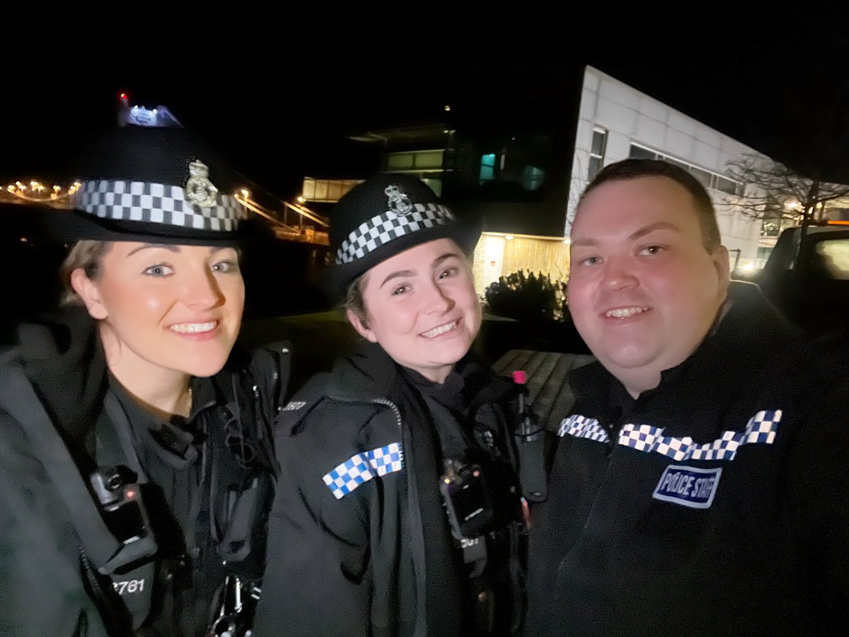 KristianWard29's tweet photo. Great evening out last night with Sophie and Beth doing #DCPoliceLIVE who were awesome! 

More behind the scenes social media activity coming this Friday showing the volume and variety of our demand. https://t.co/SCBREaT9cP