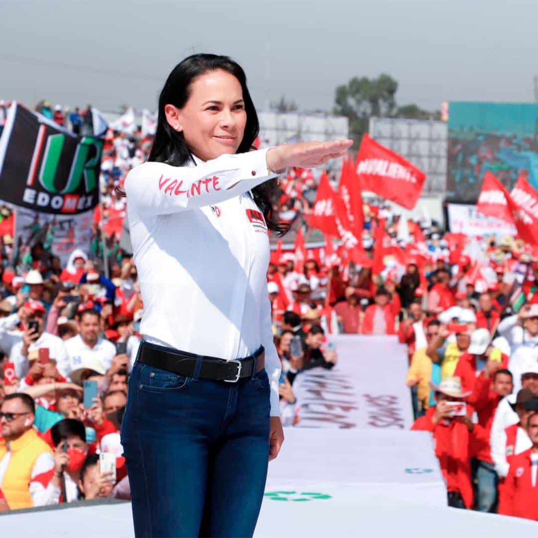 JazminJaimesAl1's tweet photo. LOS #Valientes del #EdoMex VAMOS CON TODO con @AlejandraDMV CONVENCIDOS que #Defenderemos JUNTOS a nuestras #Familias. https://t.co/hJNTxBHlZN