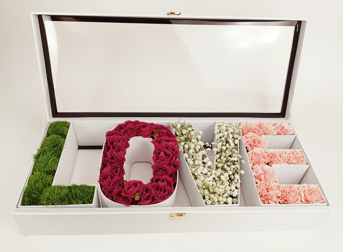 KarinsFlorist's tweet image. Think outside the box when purchasing these beautiful, boxed roses! 🌹
karinsflorist.com
#BoxedRoses #lovebox #roses #flowers #florist