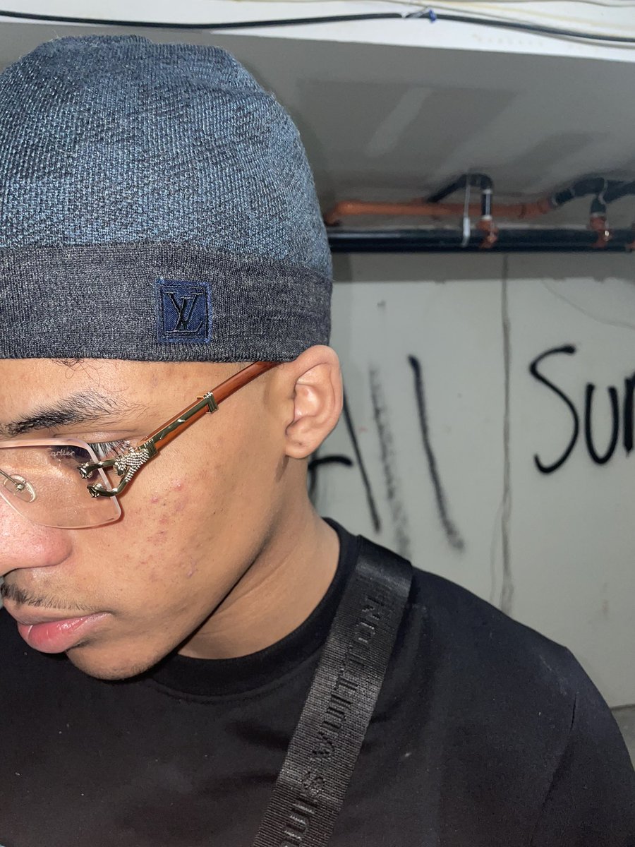 lorpakk's tweet photo. Yung rich niggas really havin off dat trap😰💰 https://t.co/sWKhcMdeho
