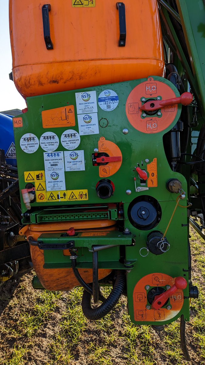 For Sale: Amazon UF1801 (2014), 1800L, 24 metres, 9 Section auto shutoff, triple nozzle bodies, ISOBUS with Amatron 4 screen, never applied liquid fert, 12 Month NSTS. Never raced or rallied, ours from new. £22k (retweets appreciated TIA)