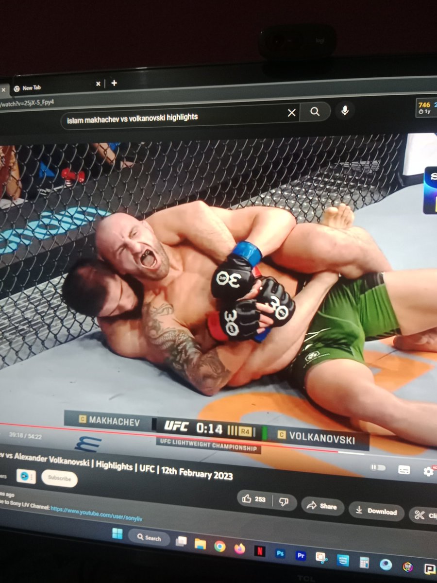 Abbasufc's tweet photo. @MMAJunkie Angry #Volkanovski https://t.co/SDPUPm278e