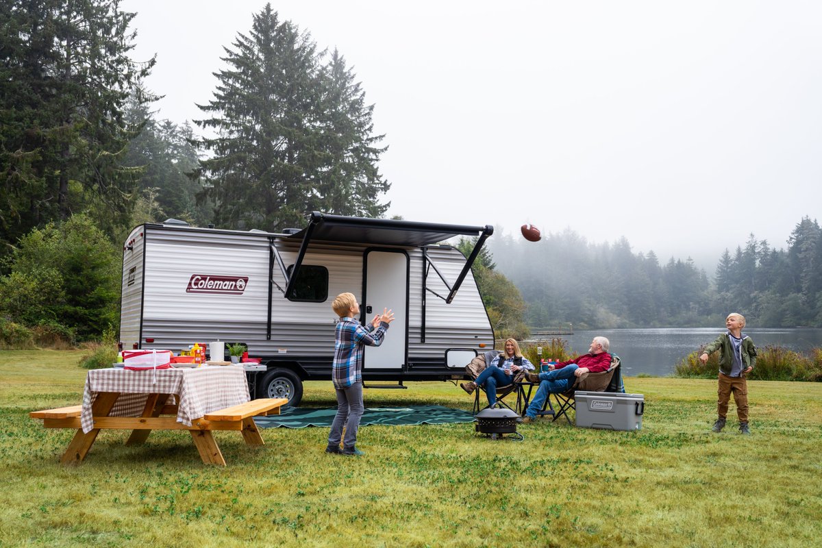 CampingWorld's tweet image. we are celebrating the #CampingWorldBowl by giving away this 𝙗𝙧𝙖𝙣𝙙 𝙣𝙚𝙬 rv.  
 
- use #CampingWorldBowl to tell us where you would take this rv? 
- must be following @CampingWorld 
- must RT this tweet 

Check out the NEW COLEMAN LANTERN LT 17B bit.ly/3YHOdIr