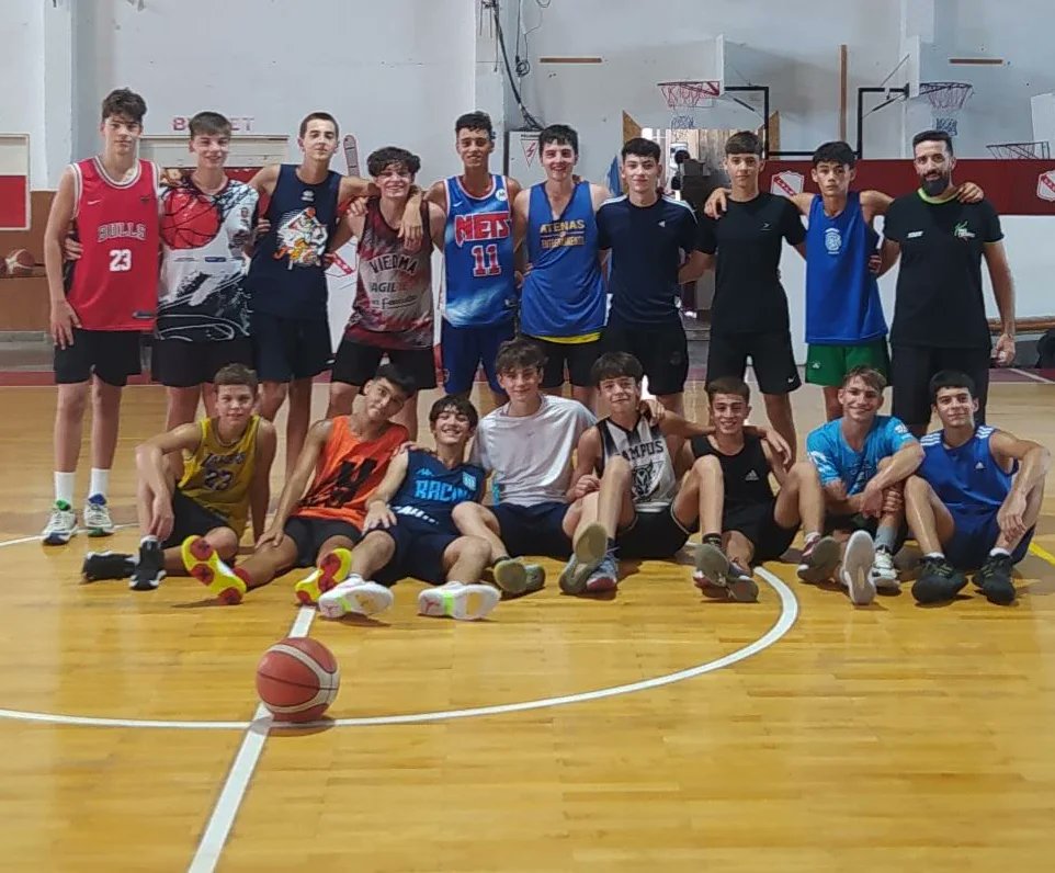 BasquetRioNegro's tweet photo. Pasaron las concentraciones de la Preselección U15 de Río Negro.

¡Gracias a todos y todas para acompañarnos! 🏀

🔵🔴 https://t.co/eveiPUXiXD