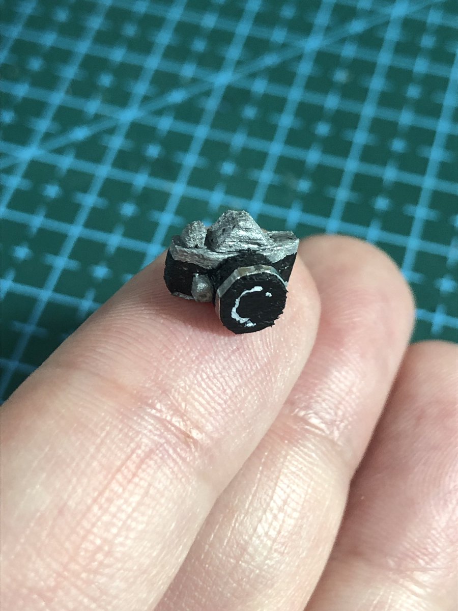 thehummingllama's tweet photo. Made a mini camera from scratch for a star gazing diorama "Karoonagte". #deonmeyer #coeniedevilliers #karoonagsuite @MeyerDeon https://t.co/dKaUADL1a4