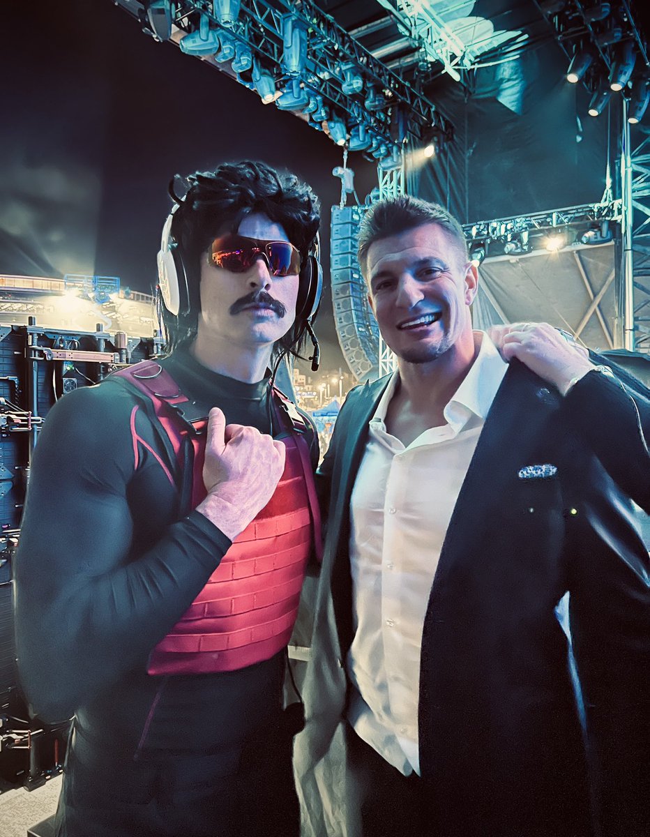 Fanduel Sportsbook On Twitter Rt Drdisrespect Youre Lookin At Two Hot Shots Robgronkowski 