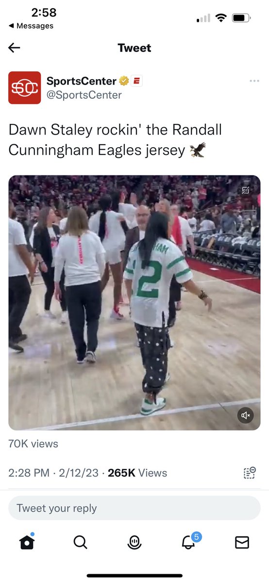 HaroldReaves's tweet photo. Coach Staley is rockin’ the Cunningham jersey, Diane is rockin’ the Alshon Jeffery jersey #coachstaley  #uofsc #alshonjeffery #PhiladelphiaEagles #Philadelphia #dawnstaley #ladygamecocks https://t.co/gsdZwSkHBq