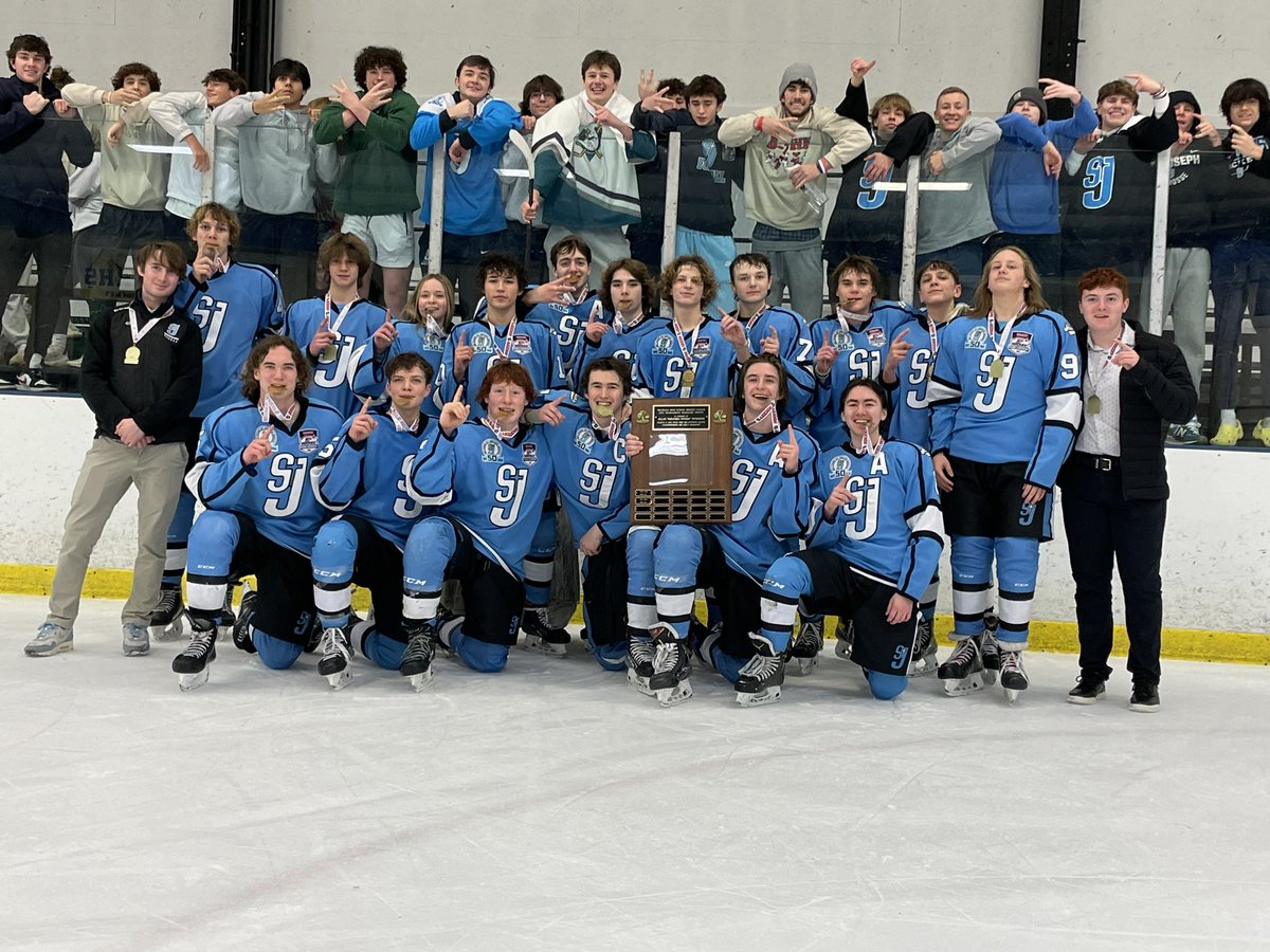 BennettWiseTV's tweet photo. MHSHL CITY CHAMPS! 🏆

Congrats to @SJHShockey on the 3-2 victory! 

Stephen Eckrich scores the game-winner with under 5 minutes to play. Hear from him tonight on @WSBT! https://t.co/JOGYhx3Jik