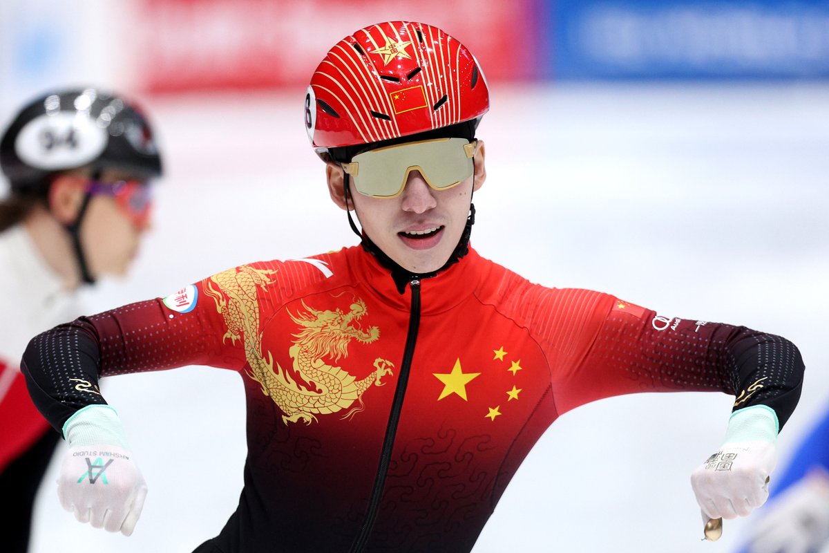 ISU_Speed's tweet photo. To be fair, we struggled to choose our favorite picture of today's action 👀🌟

Which one do you like most 🤔? 

#ShortTrackSkating https://t.co/yRDMNAiBJU