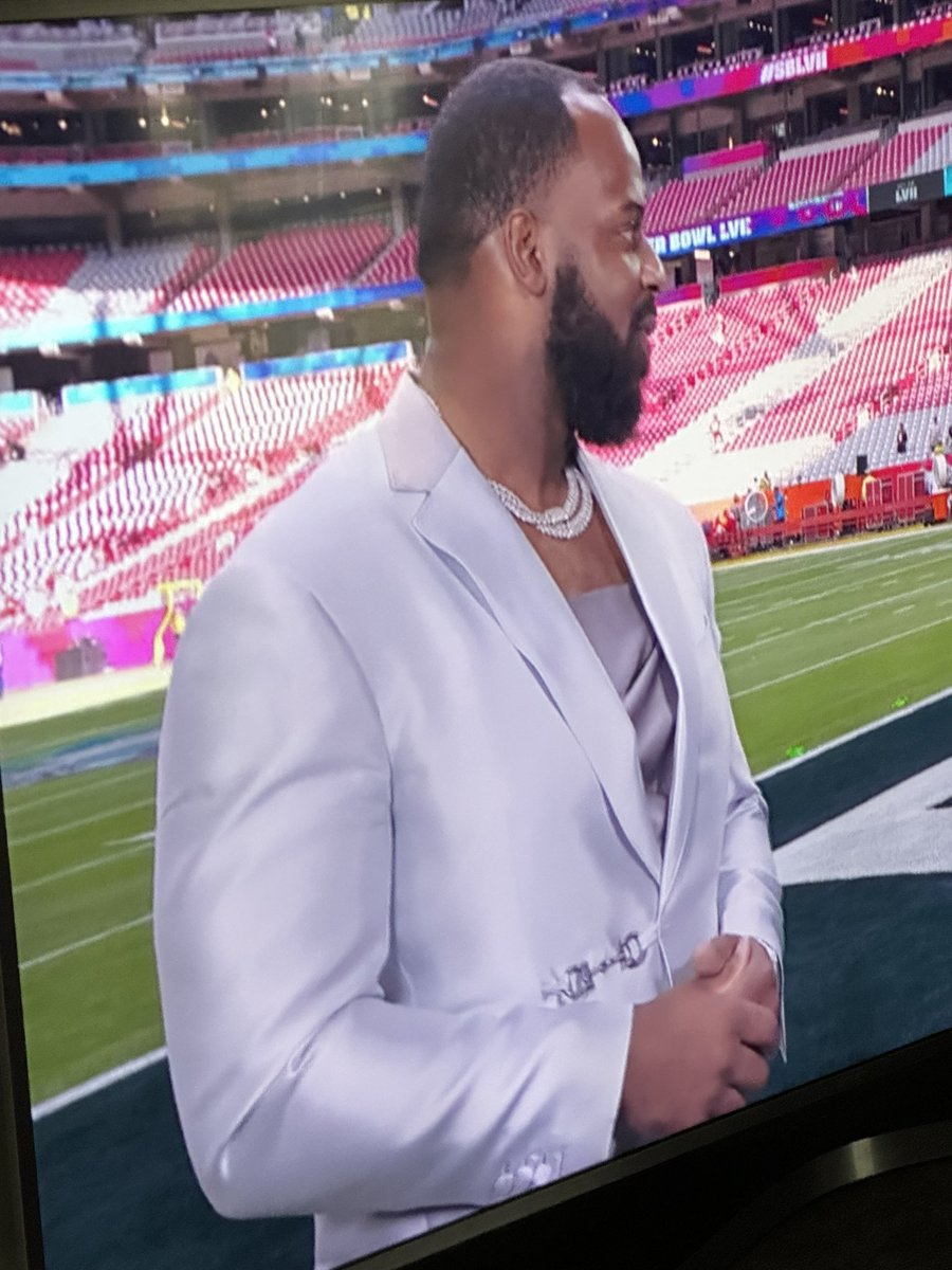 I love my Eagles and we are going to kick some ass today!! But, what is my man Fletcher wearing 😂😂 🦅🦅#SuperBowl #Eagles #FlyEaglesFly