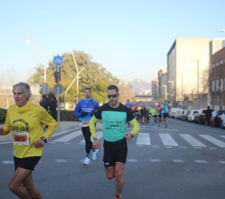 PereaCampoy's tweet photo. Seguimos sumando 💨 kilómetros para lo que viene este 2023 esperemos las lesiones me respeten, mientras gas🏃♂️🏃♂️🔥🔥.#running #runner #RunForTheFun #run.@ASICSspain.#santacoloma #unioatleticasantacoloma https://t.co/6SWyYfZYgI