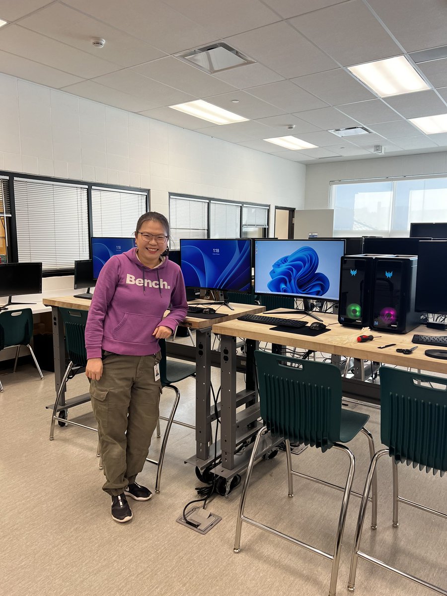 aimesmacd's tweet image. Thank you to the @FMPSDTech this beautiful Sunday! They are working to upgrade and support our CTS programs @EcoleMcTavish @facing_uWT