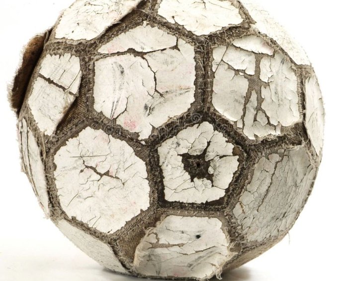vegetabdn's tweet photo. Características de esta pelota ⚽
Cuando se mojaba pesaba 30 KG.
Si te daban en la cara, tu tarde se había terminado.
Irrompibles https://t.co/52fOrceH4a