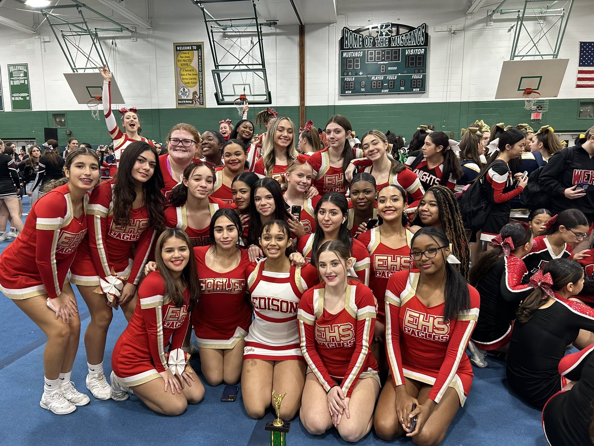 CoachGregoire's tweet image. F I V E • P E R F O R M A N C E S 
✌🏻 T E A M S 
FIVE • ☝🏻 PLACE • TROPHIES 
A great weekend to be an EAGLE! Congratulations Varsity and JV on an amazing two days! #roadtostates #crushingit @Edison_HS @EHSSouthside @msyocumEHS