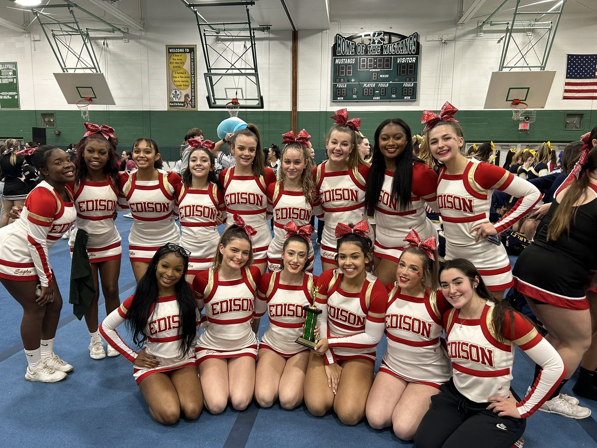 CoachGregoire's tweet image. F I V E • P E R F O R M A N C E S 
✌🏻 T E A M S 
FIVE • ☝🏻 PLACE • TROPHIES 
A great weekend to be an EAGLE! Congratulations Varsity and JV on an amazing two days! #roadtostates #crushingit @Edison_HS @EHSSouthside @msyocumEHS
