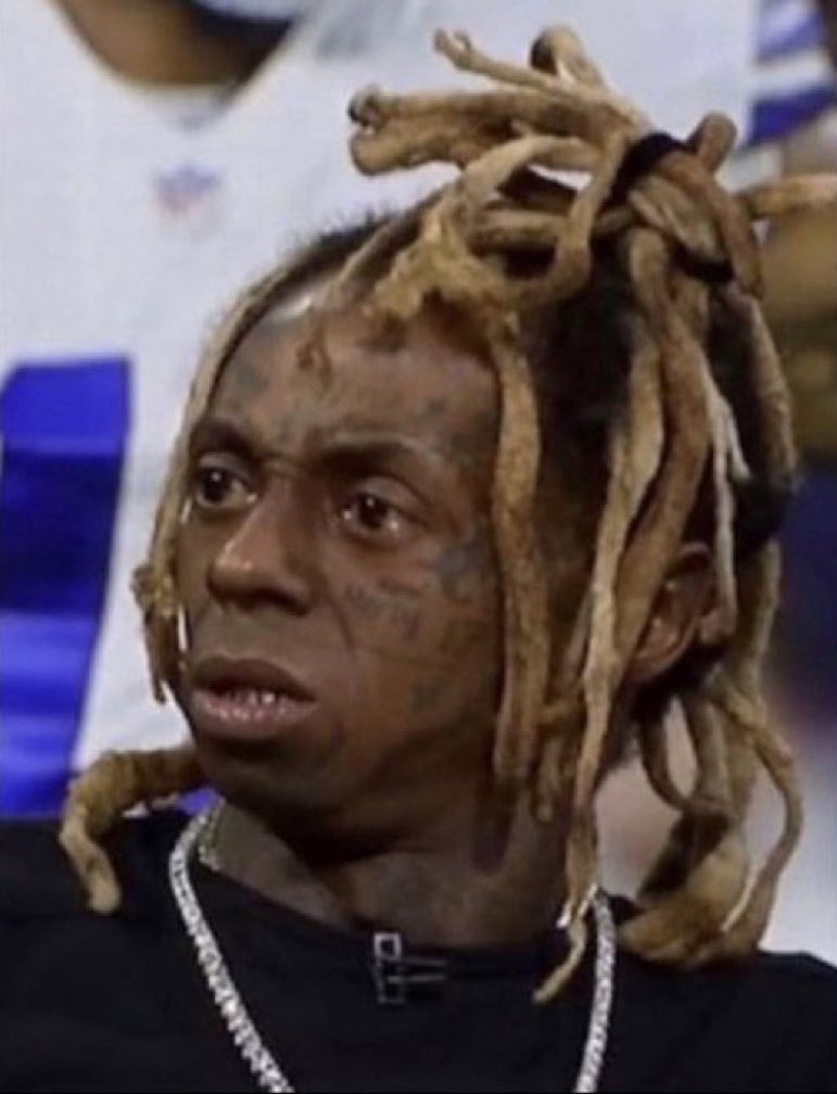ThatDudeMCFLY's tweet photo. Oh shit is she ???? https://t.co/cIbF5DUQeG