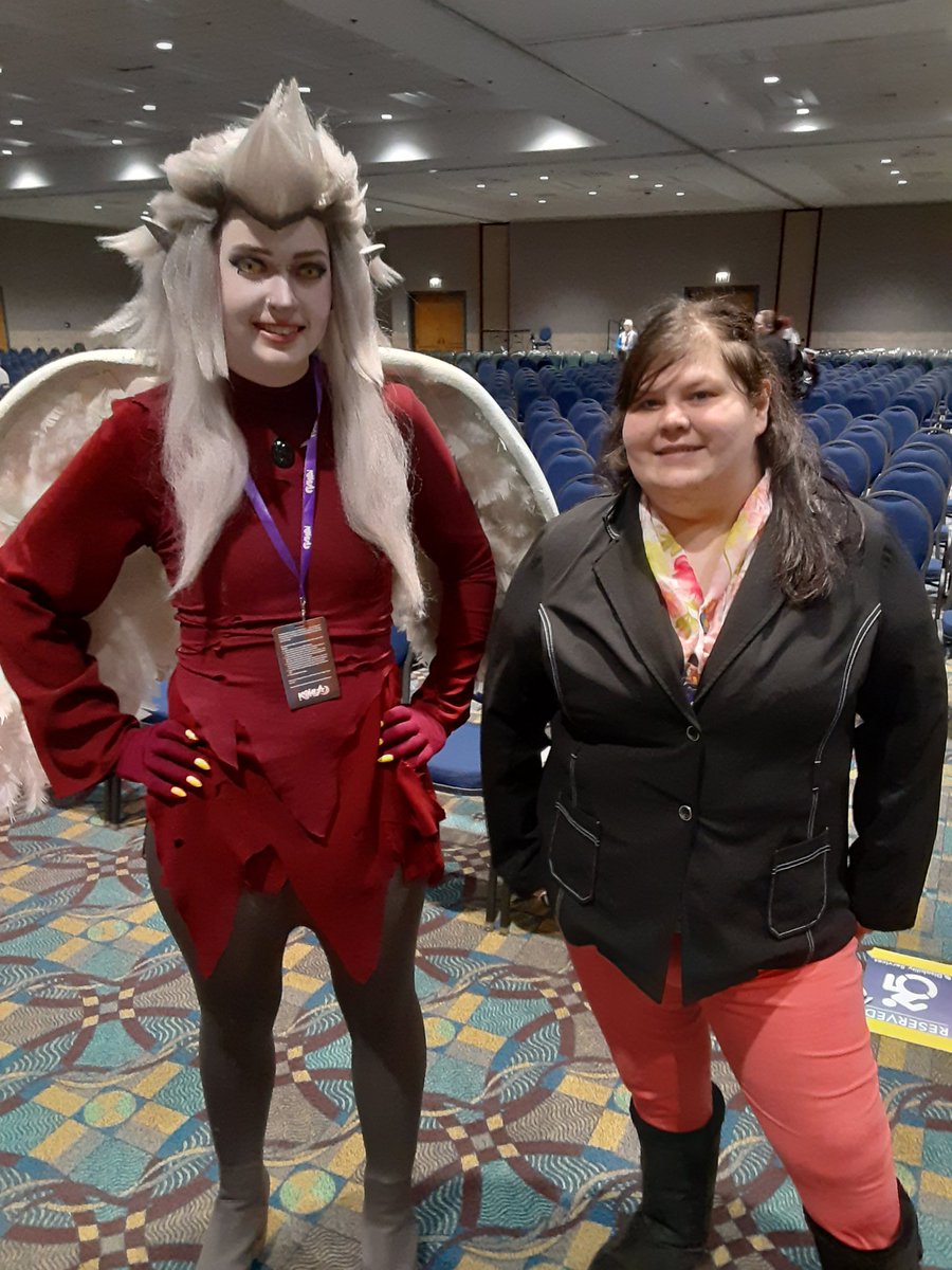 LanaLegion's tweet photo. Got to grab some swag and meet Luz from Owl House, got to meet up with @YayaHan and buy some patterns, and then ran into 2 fantastic cosplayers of Amity and Harpy Eda. https://t.co/86C8i065oc