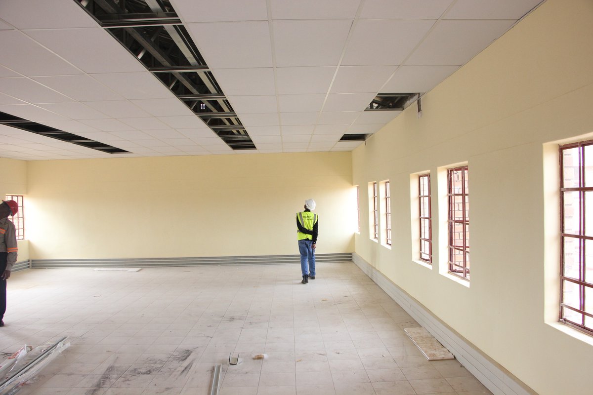 date_africa's tweet photo. 🇳🇦 Namibia : The construction of the new primary school in Block 6 is at 90% completion. The project commenced on the 29th Nov. 2021 .On the other hand, the primary school staff housing which is also under construction in Block 6 is currently at 80% completion.
 #utdanamibia https://t.co/Sf67HiR399