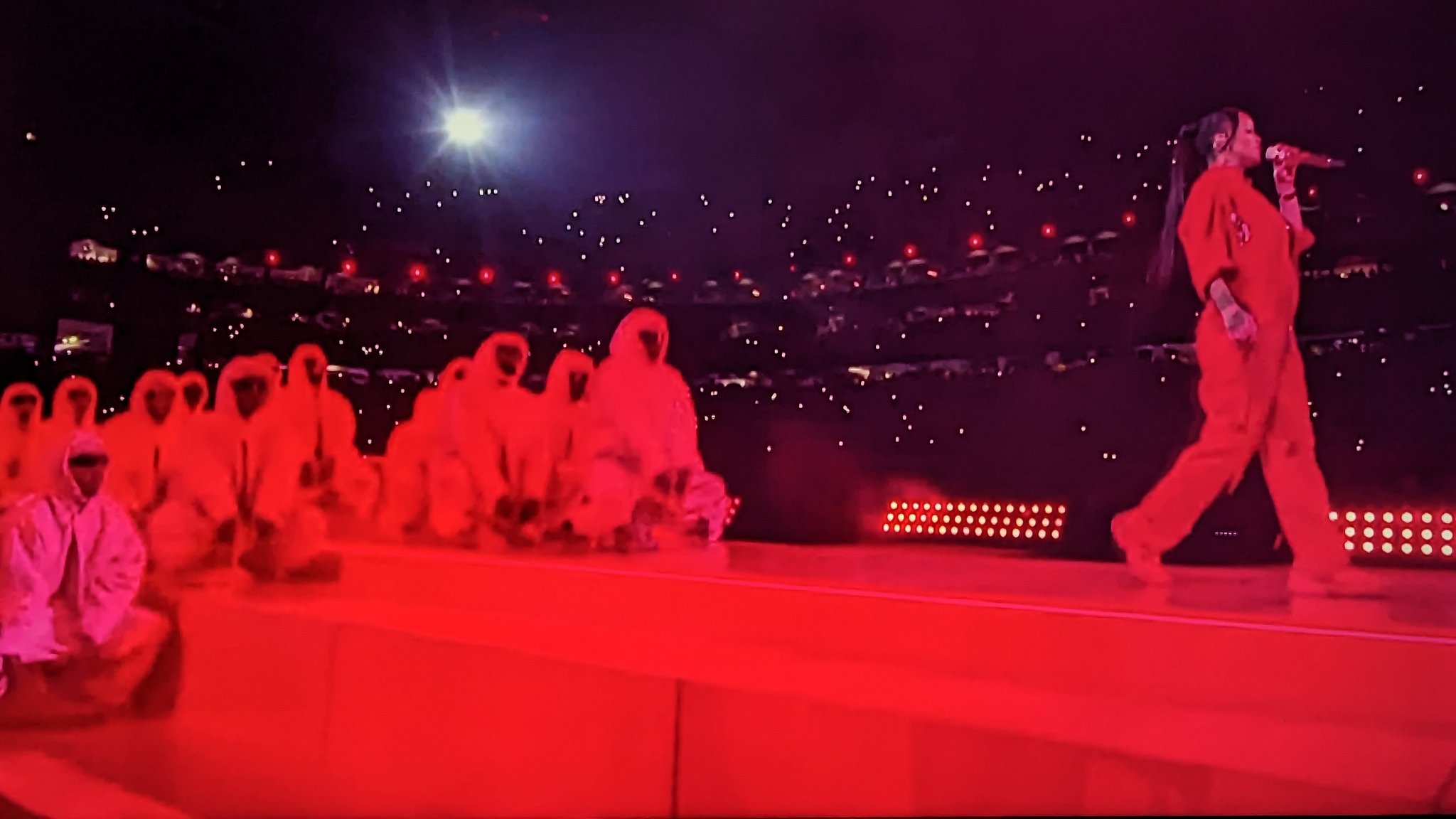 The Pleb 🇨🇦 Reporter on Twitter "The Superbowl halftime show looked(04)