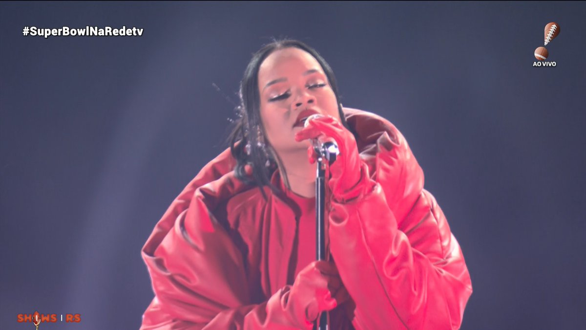 Shine bright like a diamond♫ #SuperBowl #FentyBowl
