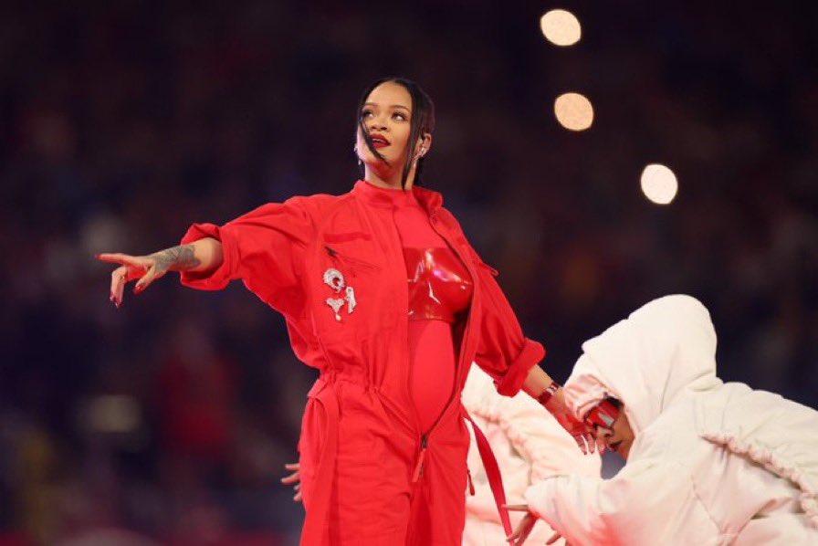 URihannaFansite's tweet photo. WE ARE SO PROUD
WE HAVE BEEN WAITING SO LONG

@RIHANNA #SuperBowl https://t.co/egY4CFr1Gi