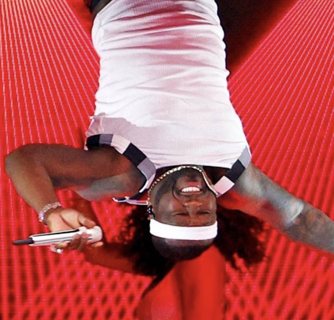 He died for our sins 

#SuperBowl2023 #SuperBowl #Rihanna #50cent